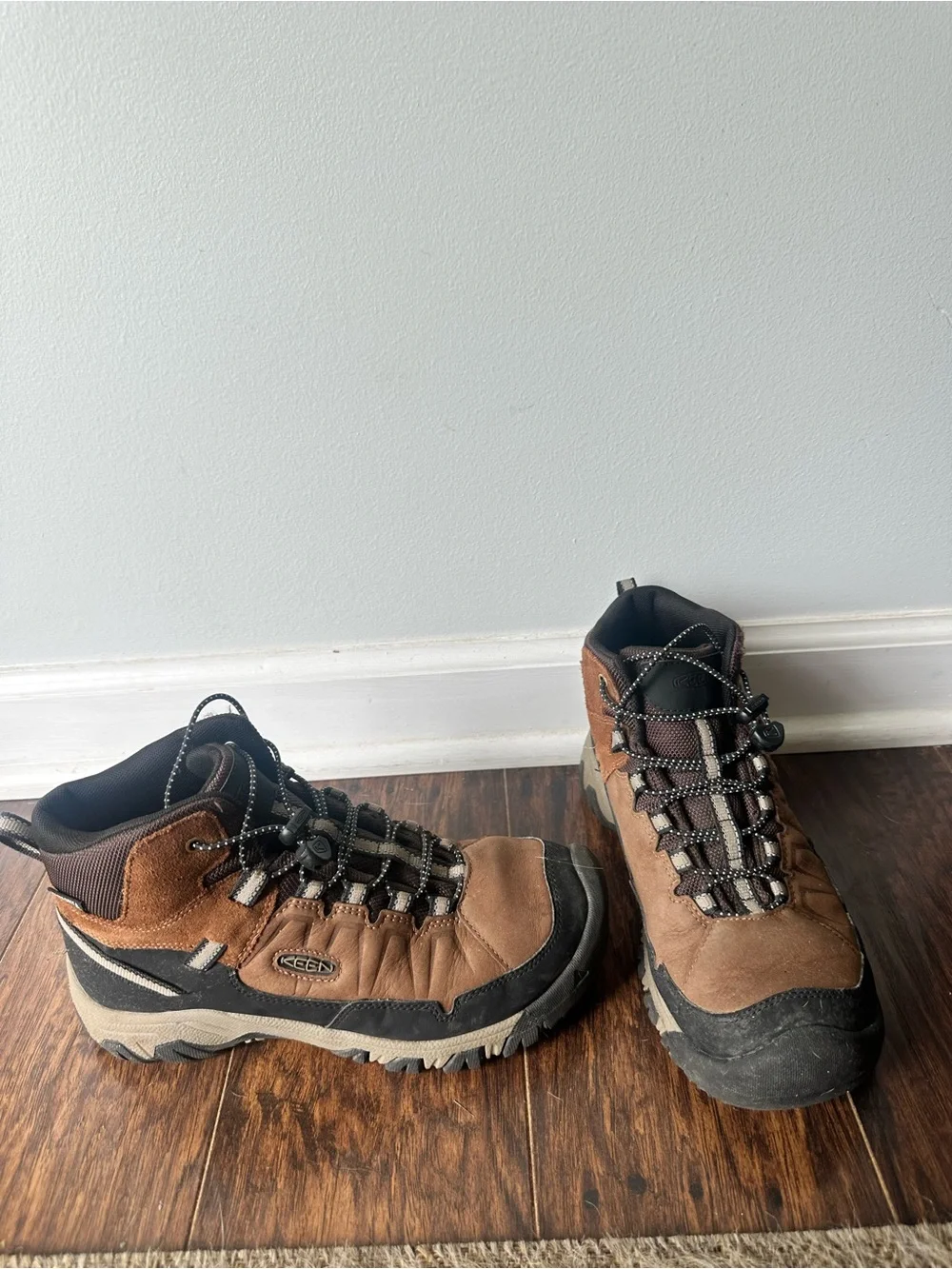 Keen kids hiking
